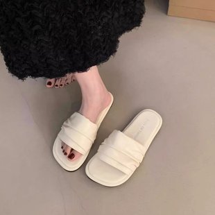 Beautiful Flats-Soled Outer Slippers for Women 2025 New Summer Casual Versatile Open-Toe Flip-Flops Beach Shoes