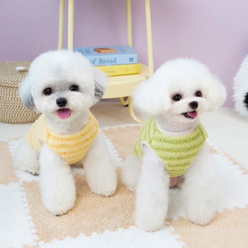 Pet clothing dog clothes cat clothes comfortable and warm small dog running water to pull vest