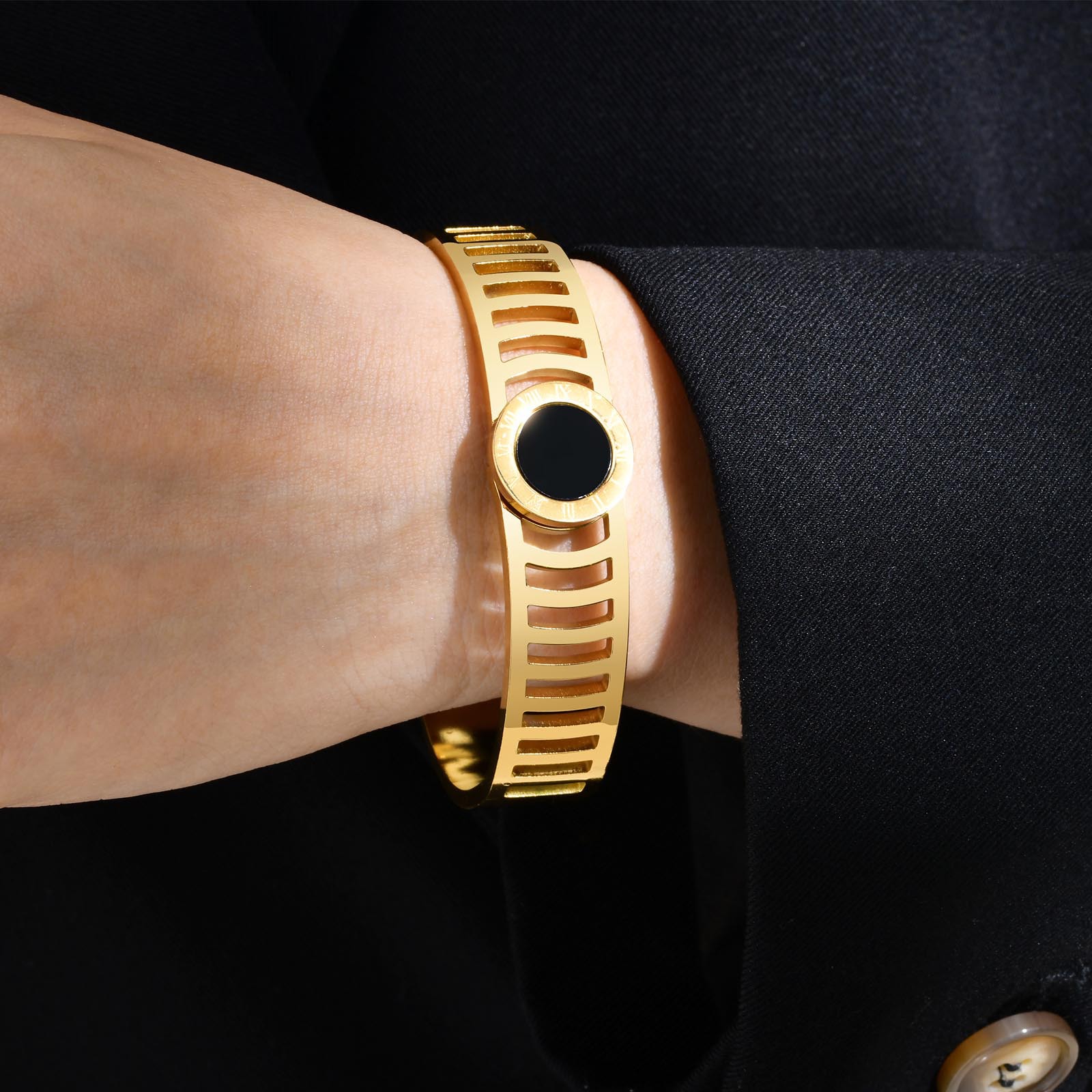 Women'S Gender PVD Coated Gold Plated Flower Butterfly 304 Stainless Steel Streetwear Waterproof Non Tarnish Bangle