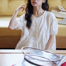 杏色绣花镂空泡泡袖衬衫女夏法式木耳边全棉圆领娃娃衫上衣