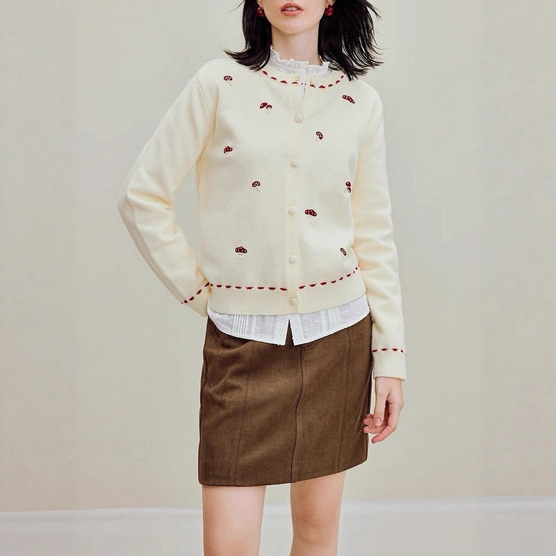 Inman Gentle and Sweet Mushroom Embroidery Round Neck Sweater Jacket for Women 2025 Autumn New Long-Sleeved Knitted Cardigan
