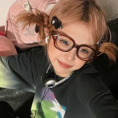 Retro-style square aviator sunglasses with Korean design, UV400 sun protection, and interchangeable prescription lenses.