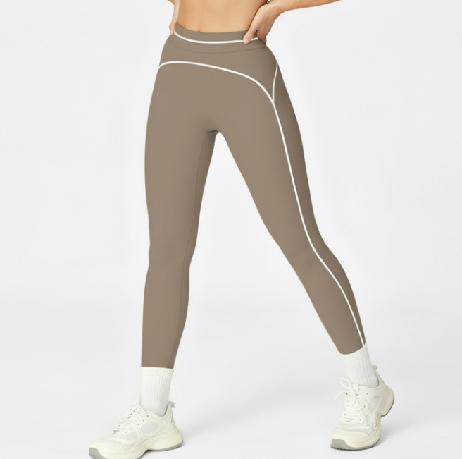 Pantalones simples de color khaki