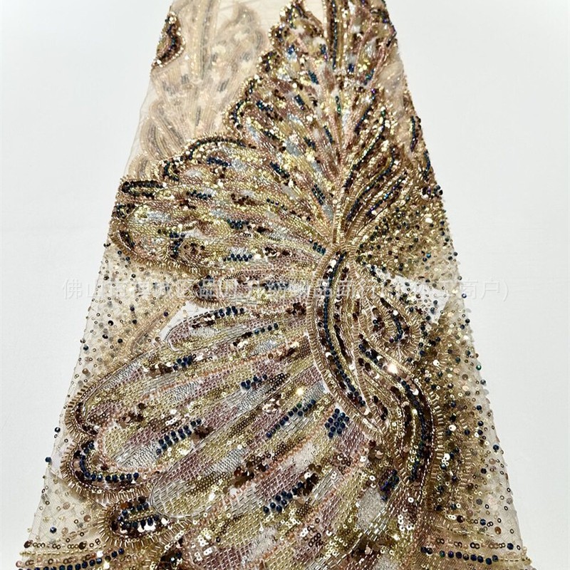 Plumas de anchoque unilaterales de malla de cuentas de clavos industriales pesadas bordadas a mano sequinilla tela de vestido de cola de pescado para la cena