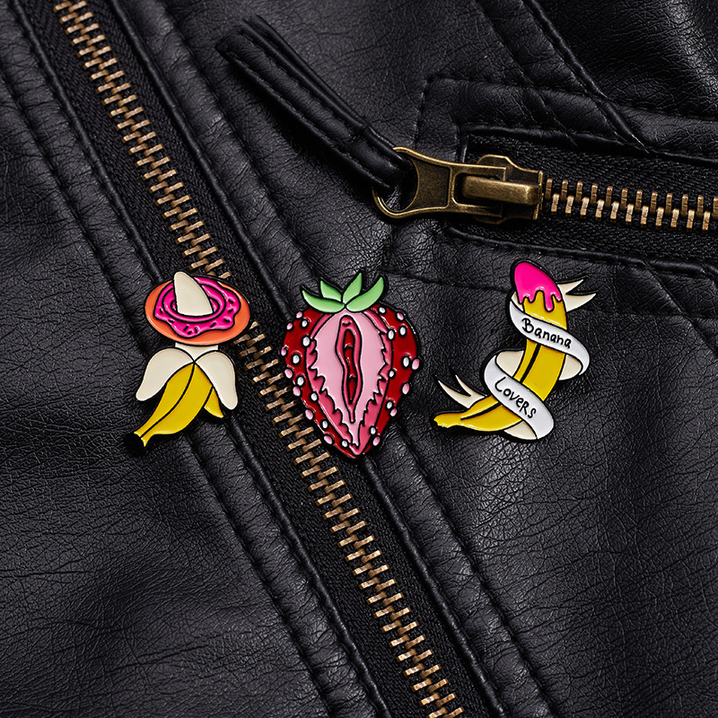 Cartoon Style Cute Sweet Fruit Strawberry Zinc Alloy Plating Unisex Brooches display picture 10