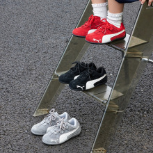 女童鞋2025秋季新款儿童运动鞋低帮板鞋软底红色德训鞋男童休闲鞋