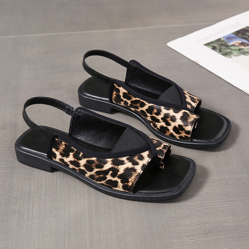 Casual summer retro sandals square toe flat