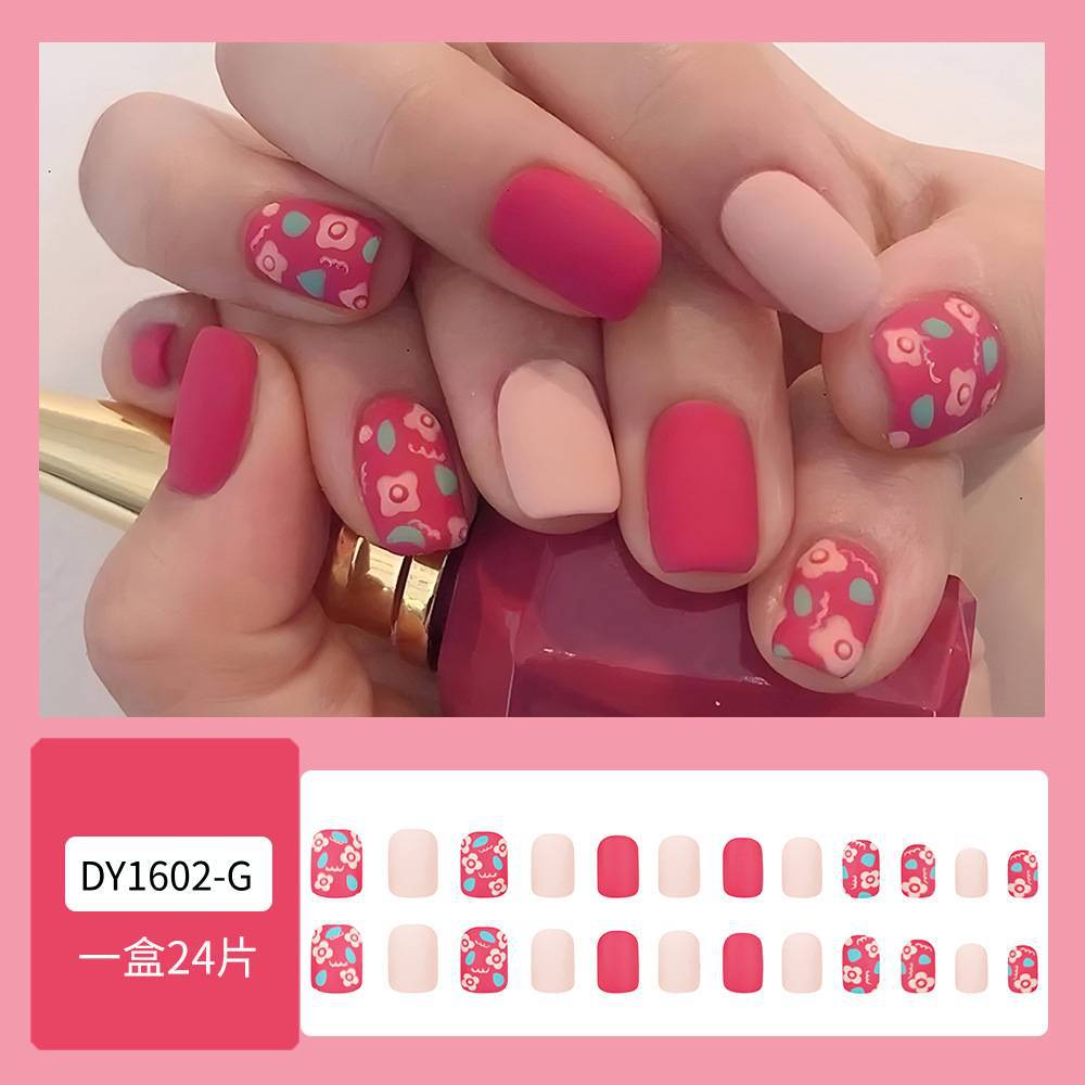 Rose esmaltado contrapeso flor manicure brillante dulce viento primavera y verano para usar 24 piezas de parche de uñas
