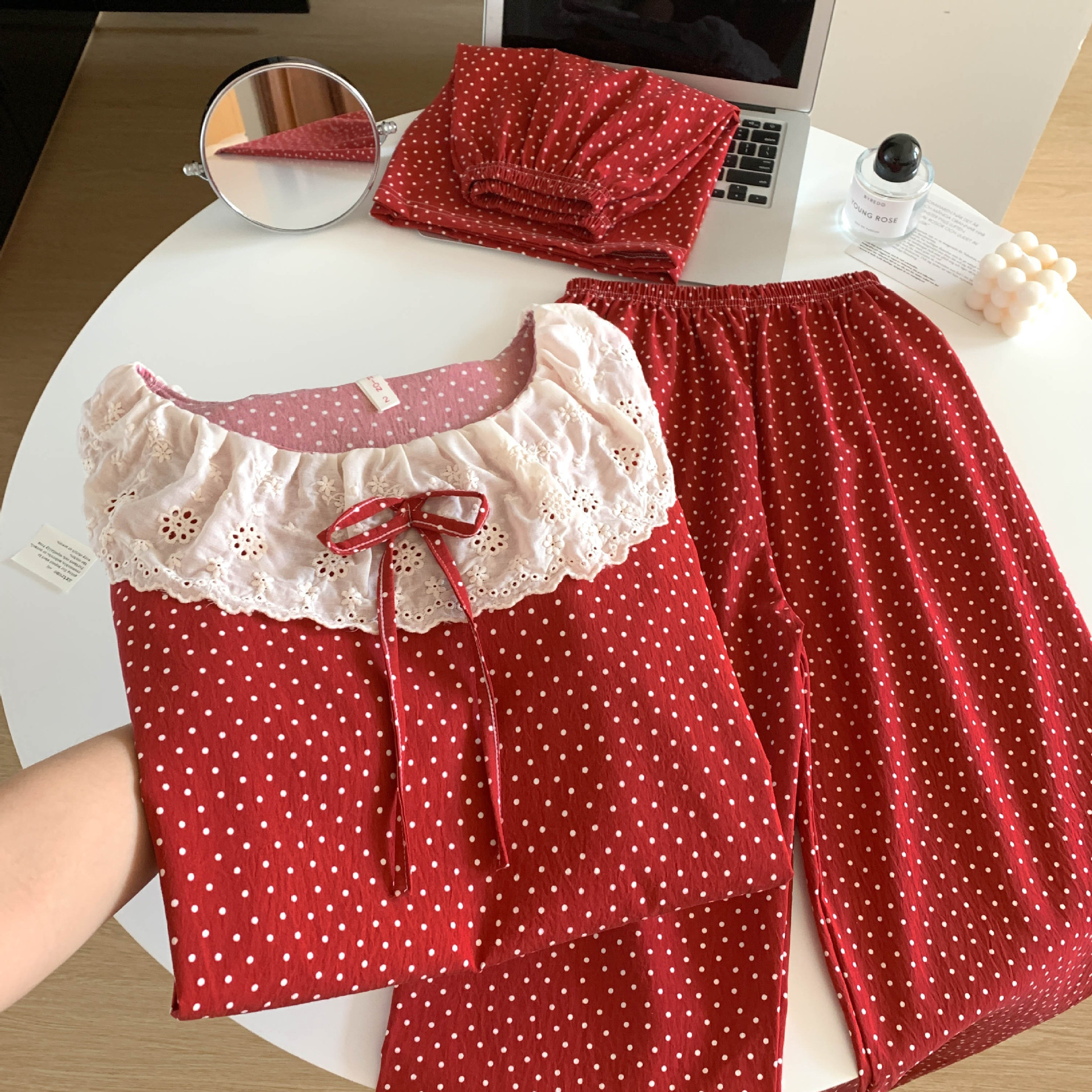 Comercio extranjero transfronterizo explosivo conjunto de tres piezas pijamas de mujer mangas cortas pantalones cortos pantalones largos dulces con la solapa de encaje ropa para el hogar