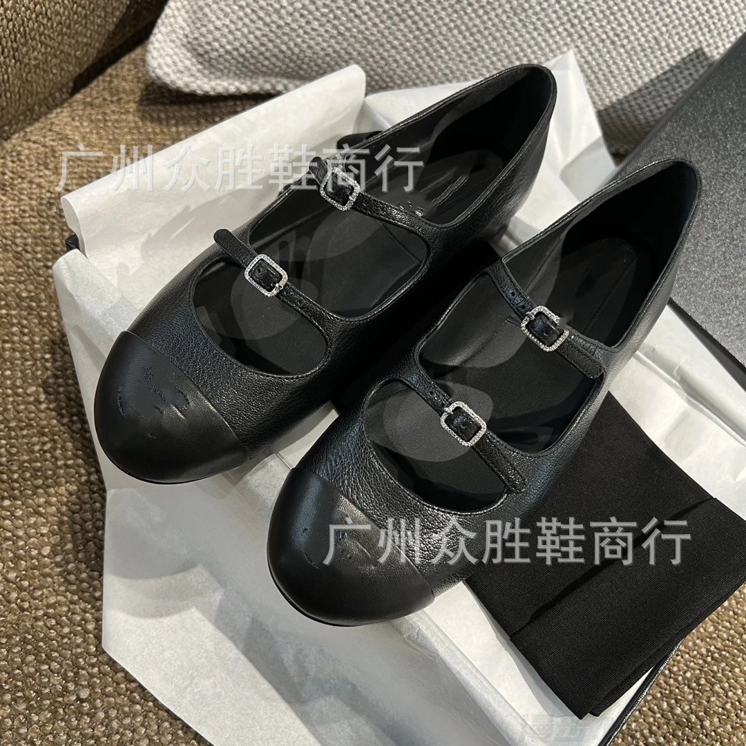 검은색