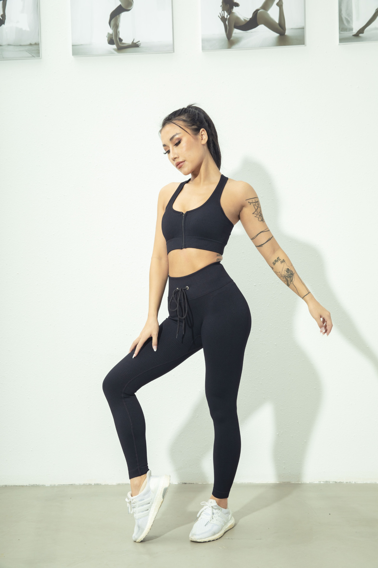 Fábrica en stock europeo y americano ins cremallera con cordón deportivo de manga larga ropa de entrenamiento traje de mujer ropa de yoga sin costuras transfronteriza