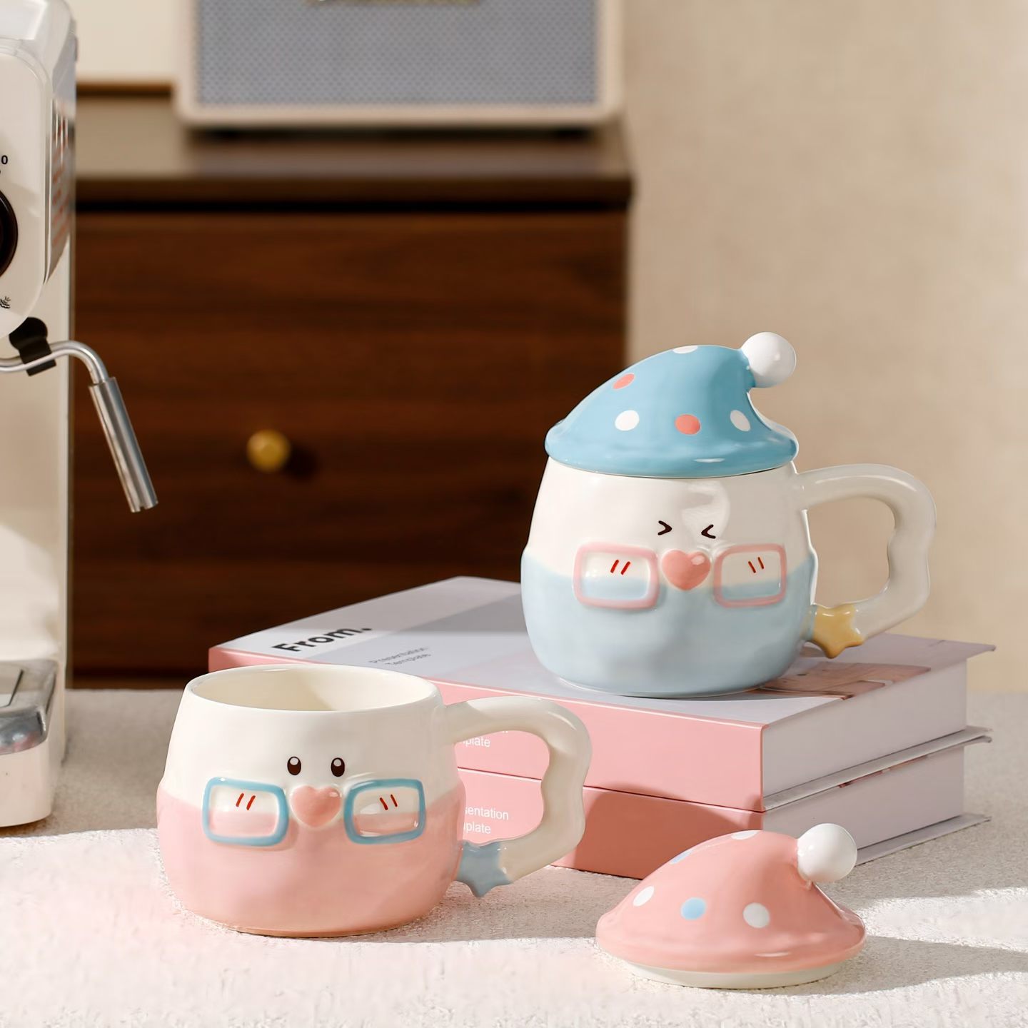 Sombrero mágico creativo lindo muñeca de dibujos animados taza de regalo de mano cubierta taza de cerámica de agua de oficina taza de alto valor facial