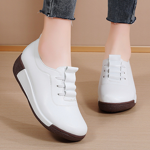 Women's Large Size Sports Shoes, Korean Style, Thick Sole Shake Shoes, Genuine Leather, One-Piece Platform Heel, Casual Mother Shoes