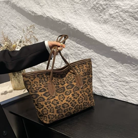 女士单肩包;女士斜挎包;托特包