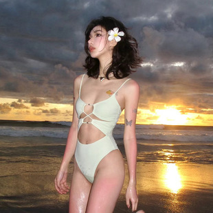 �����Ը��U�մ�С�����ø߲��B�w�@����Ӿ��ŮӾ�b���lswimsuit