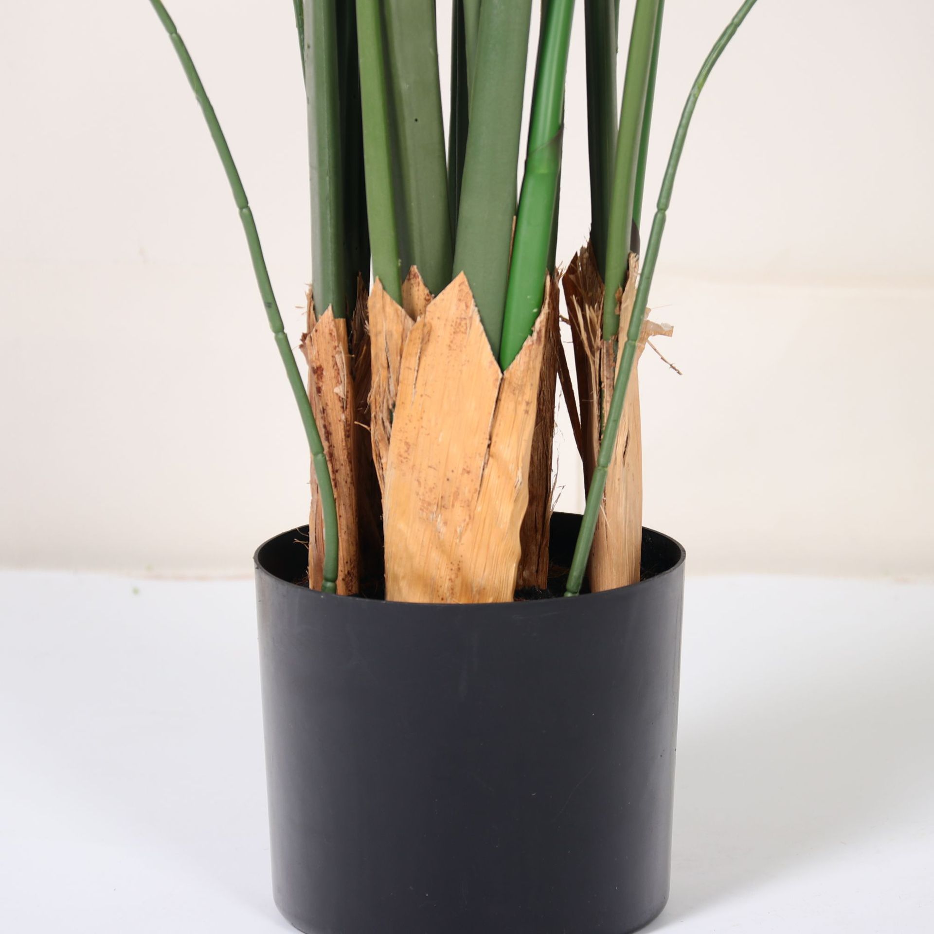 Planta verde de simulación a gran escala, pájaro del paraíso con flores, árbol falso, planta en maceta, sala de estar interior, decoración, paisajismo de plantas biónicas