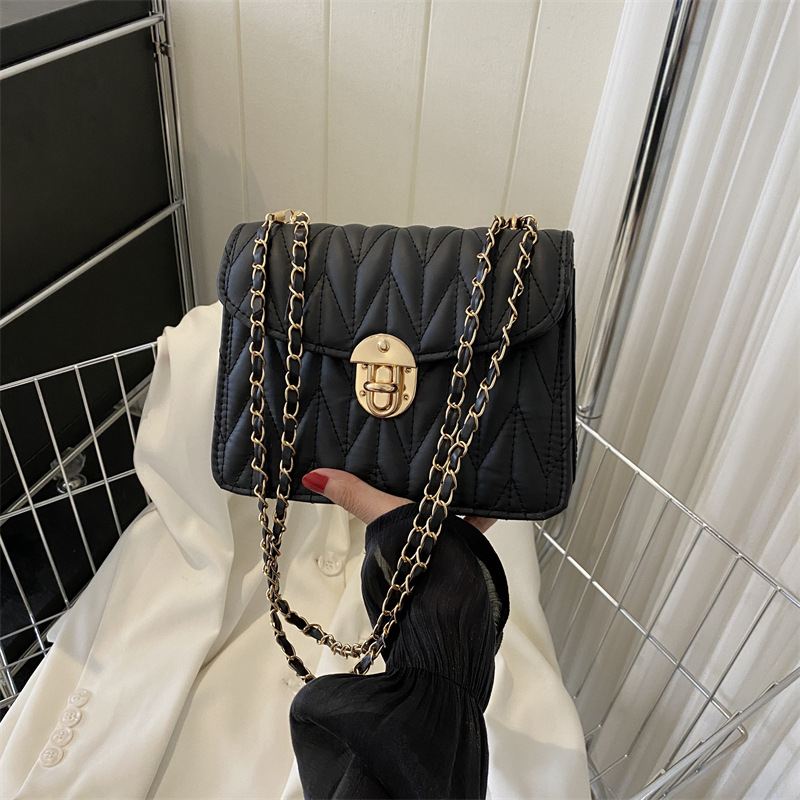 Este año de moda elegante diamante bordado cadena pequeña bolsa para las mujeres 2023 otoño temprano nuevo estilo coreano mensajero bolsa moda