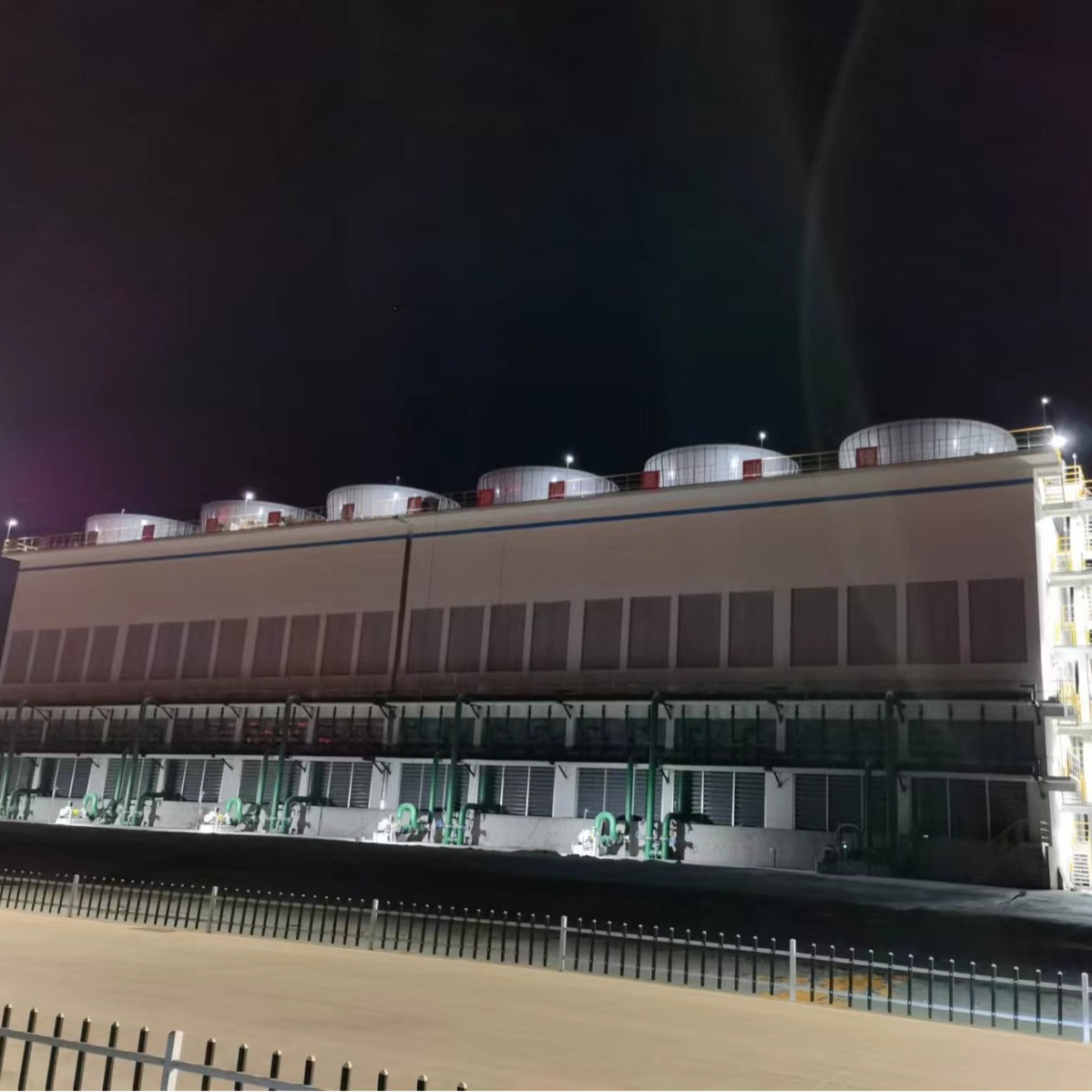 方形散热冷却塔玻璃钢工厂圆形制冷水塔逆流式工业凉水塔节能