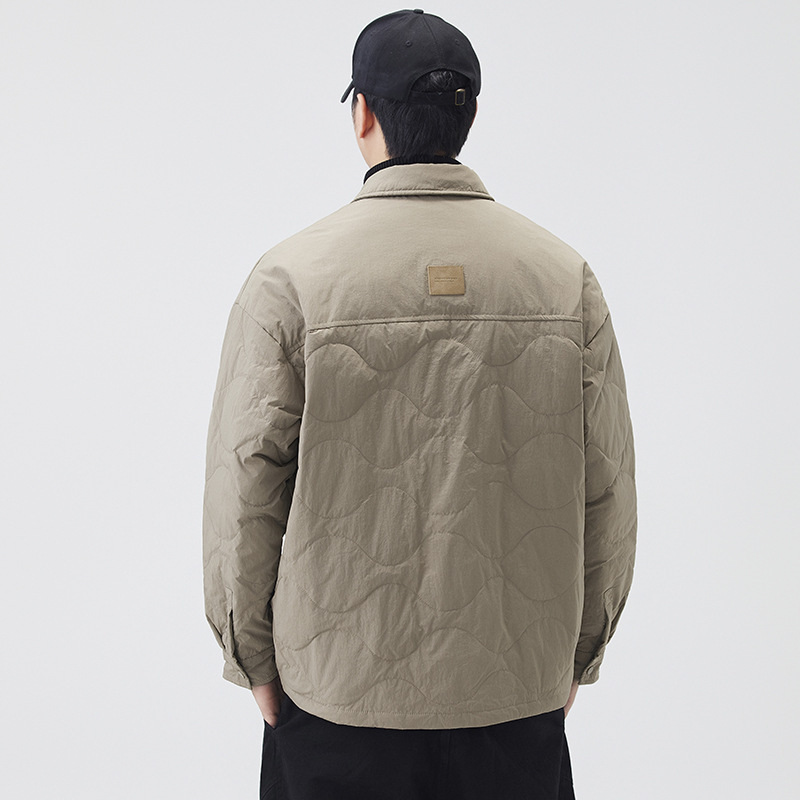 Chaqueta de plumón con solapa de hombre otoño y invierno 2025 nueva chaqueta de trabajo casual ligera y delgada abrigo de calor de tendencia