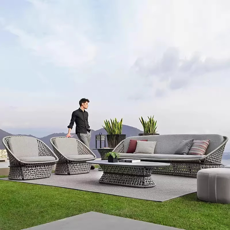 Muebles de patio al aire libre de vacaciones, sillas de caña importadas, terraza italiana, sofá de lujo al aire libre, combinación simple