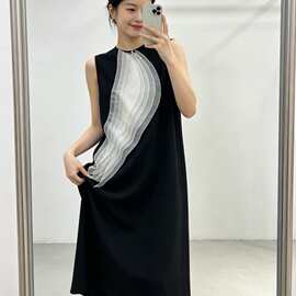 26夏季新款小众设计背心裙醋酸黑白撞色拼纱优雅小黑裙129