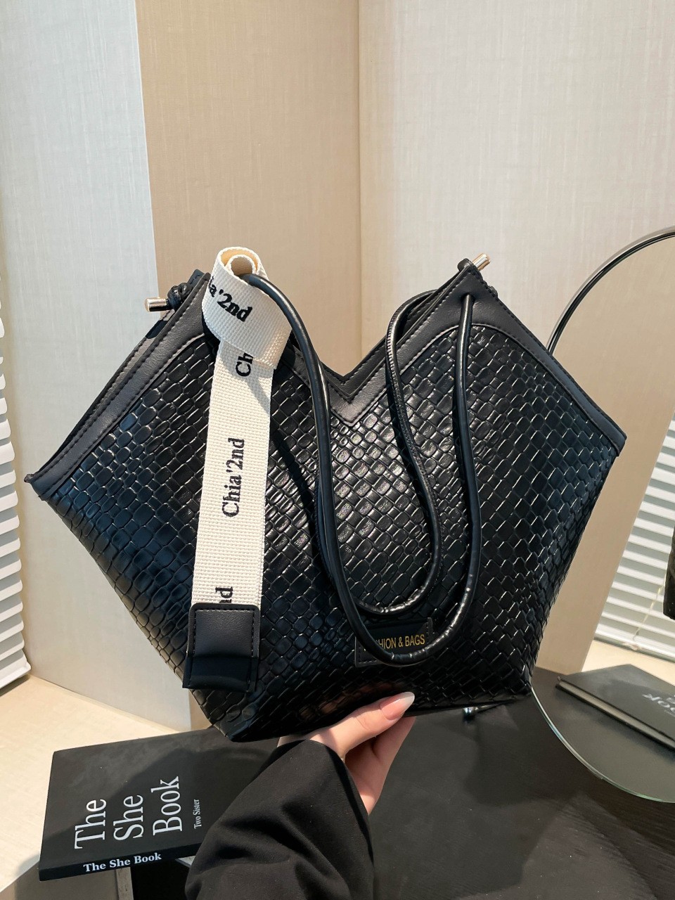 Fábrica de gran capacidad retrógrado bolso de mano de mujer nuevo tejido de alta calidad bolso de hombro bolso de brazo de viaje universal