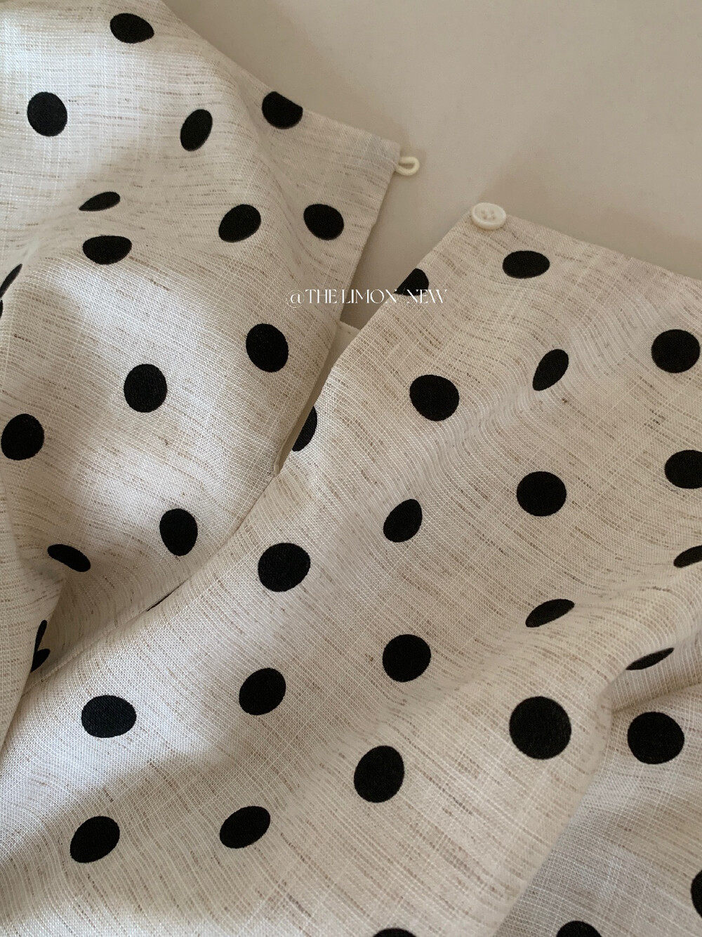 Đầm maxi nữ chất liệu tencel linen chấm bi tay bồng cổ điển — Gai mè chi tiết 26