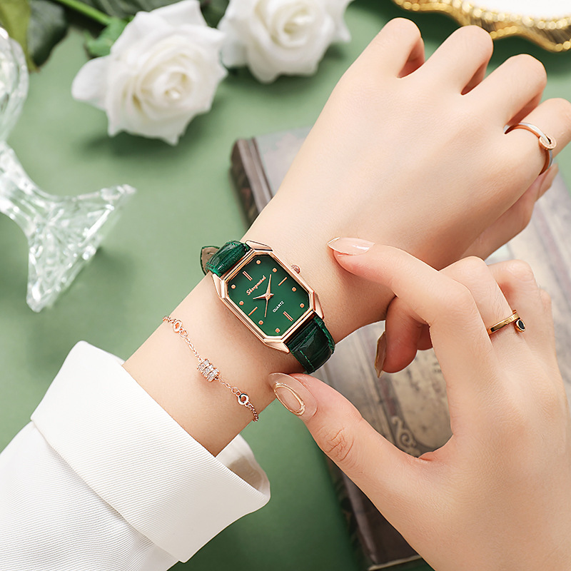 2022 Douyin Kuaishou drenando magníficos relojes verdes pequeños relojes para mujer relojes de cuarzo en vivo relojes cuadrados para mujer relojes para mujer