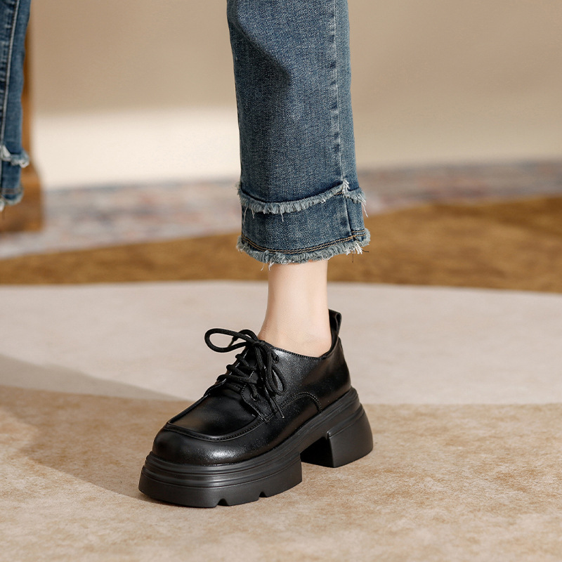 Ultra-light thick-soled leather shoes for women 2024 New British style loafers hidden height strap popular online popular single-layer shoes