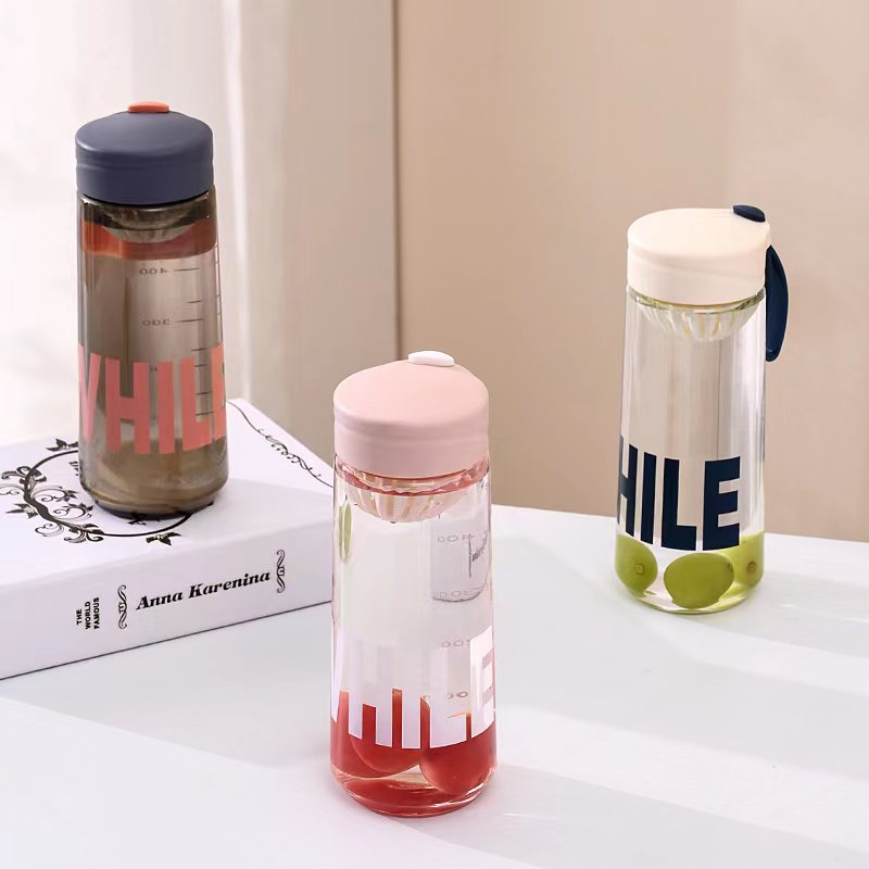 Yitong nuevo tipo de taza de plástico portátil para estudiantes, taza de agua deportiva, taza de espacio al aire libre, taza de plástico portátil