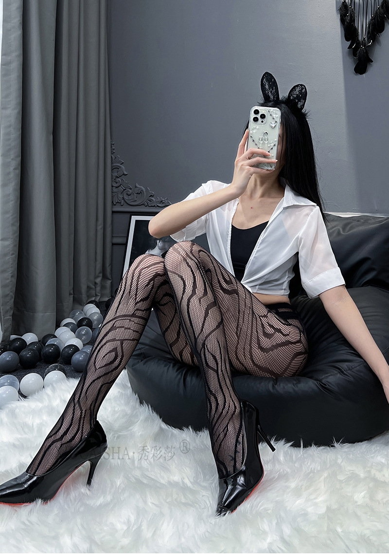 Black Lace Hand-Tearable Crotchless Pantyhose Stockings, One Size, Open-Access Design — detail image 7