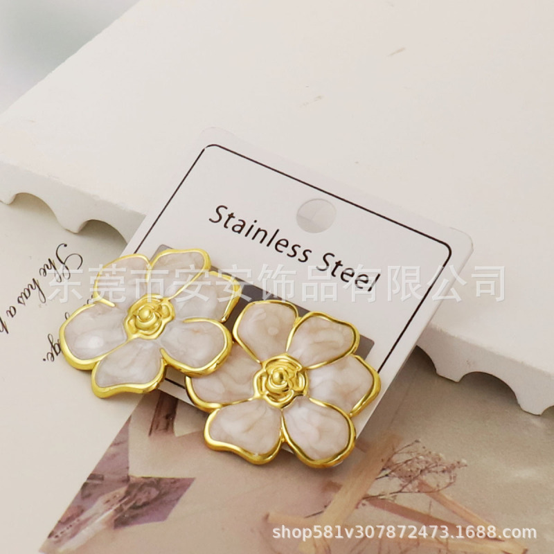 跨境轻奢高级感不锈钢方形白色滴釉爱心耳环女小巧精致时尚耳钉|undefined