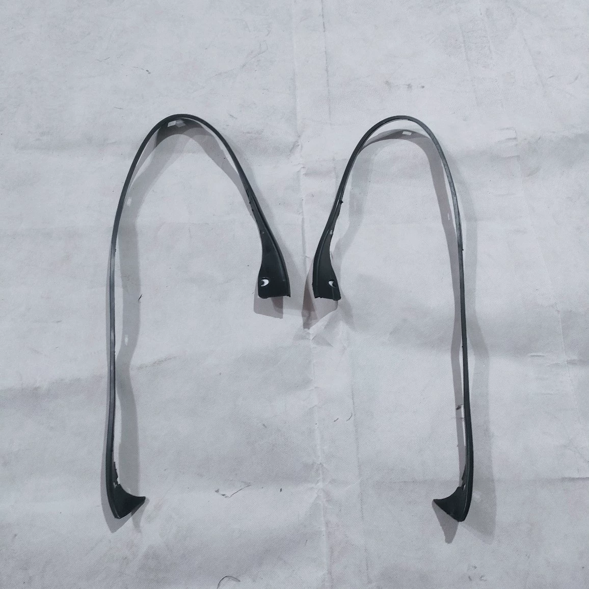 Прямые поставки с завода: декоративная полоса для фар (левая/правая) с защитой от протечек для Porsche Cayenne 2011 года.