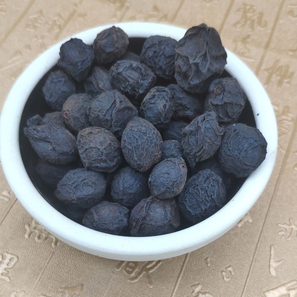 Dried Wu Mei Dark Plum 500g Sliced Smoked Plum for Suan Mei Tang Herbal Decoction in use