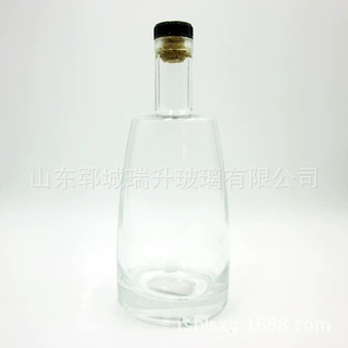 木塞口白酒瓶晶白料洋酒瓶500ml郓城玻璃瓶厂家来图定做烤花酒瓶