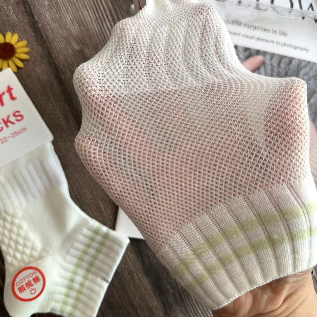 Calcetines de primavera y verano al por mayor de varios estilos, calcetines finos para niñas, calcetines de moda a rayas de estilo universitario, calcetines deportivos para hombres de verano