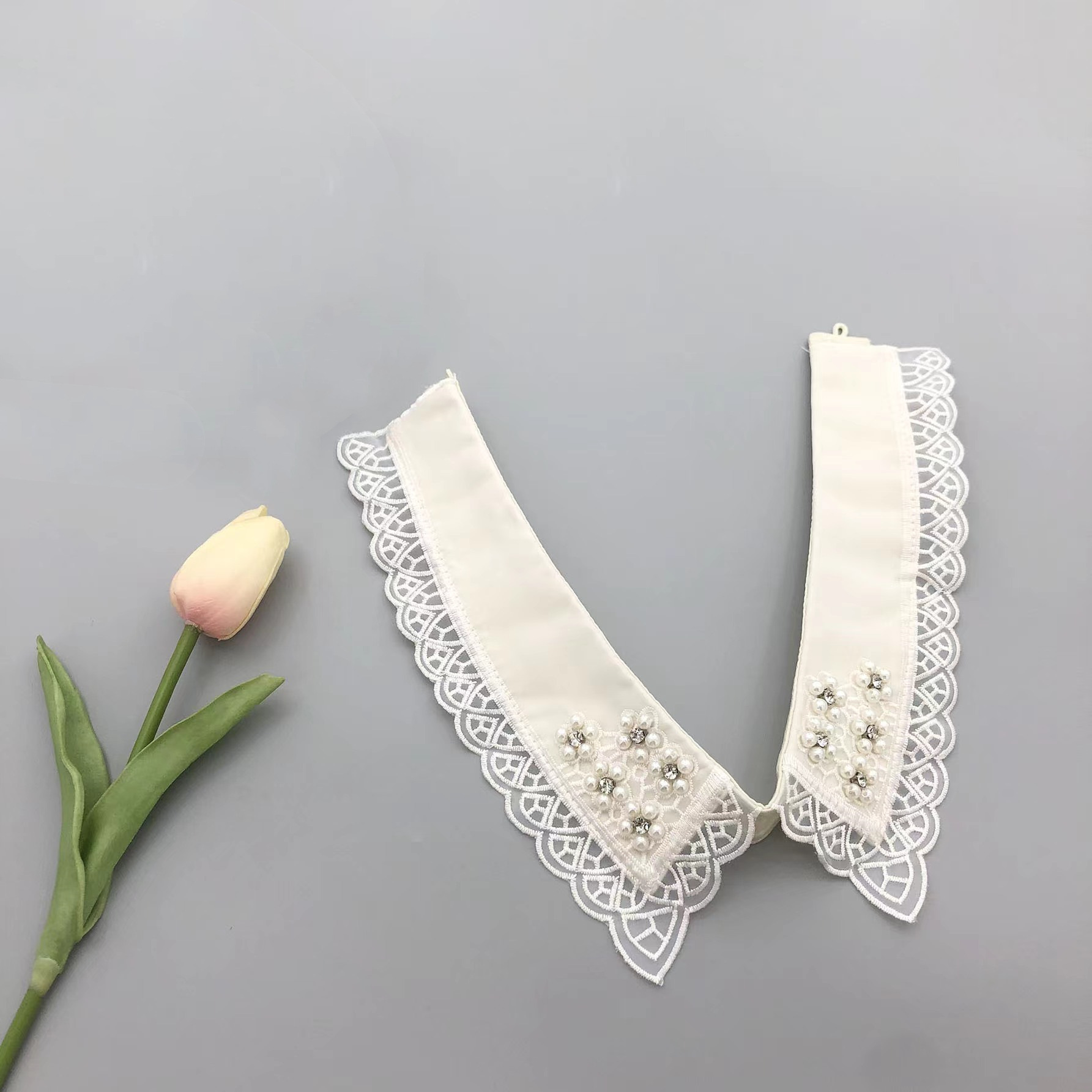 Genke hilo bordado a juego super suave satén retro dobladillo a juego falso collar pequeño artículo