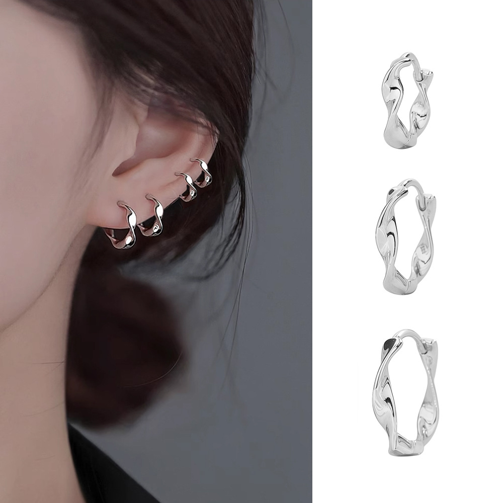 Moebius Ear Buckle 새로운 유행 인터넷 인기 일본과 한국의 간단한 회전 파 귀 반지 연인의 트위스트 귀걸이