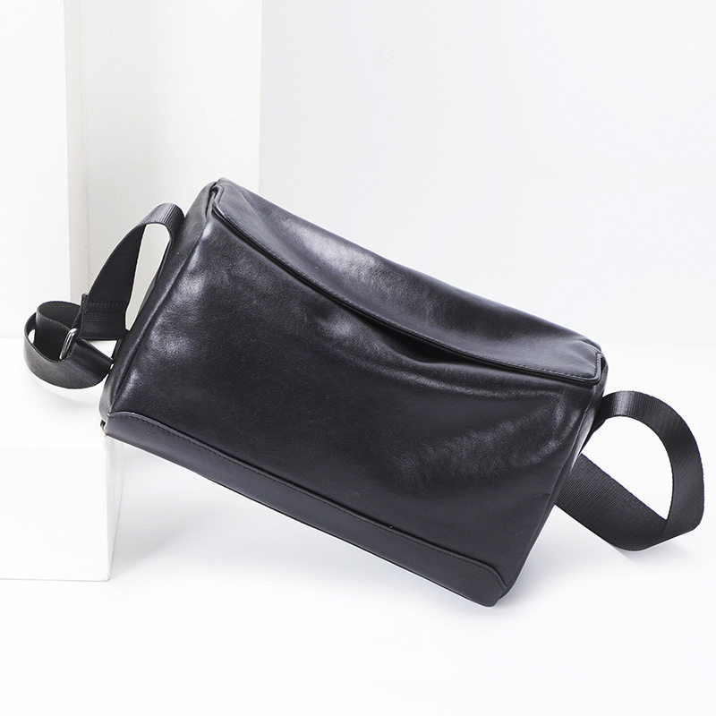 Túi đeo chéo nam da bò thuần phong cách tối giản, túi gối nhỏ 29×11×17 cm — Màu đen