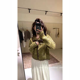 糖糖~复古条纹立领单排扣针织衫女韩式百搭设计感翻领毛衣新款衣