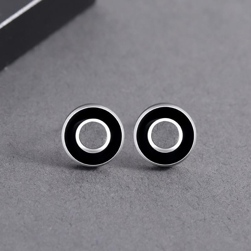 X048-A black circle earr