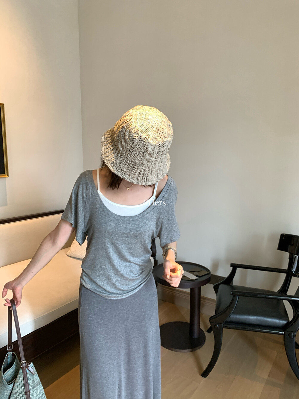 Áo thun tay ngắn cổ chữ U rộng kèm áo dây trong hai mảnh cho nữ dáng nhỏ — màu hồng, Trắng đen, màu xám chi tiết 10
