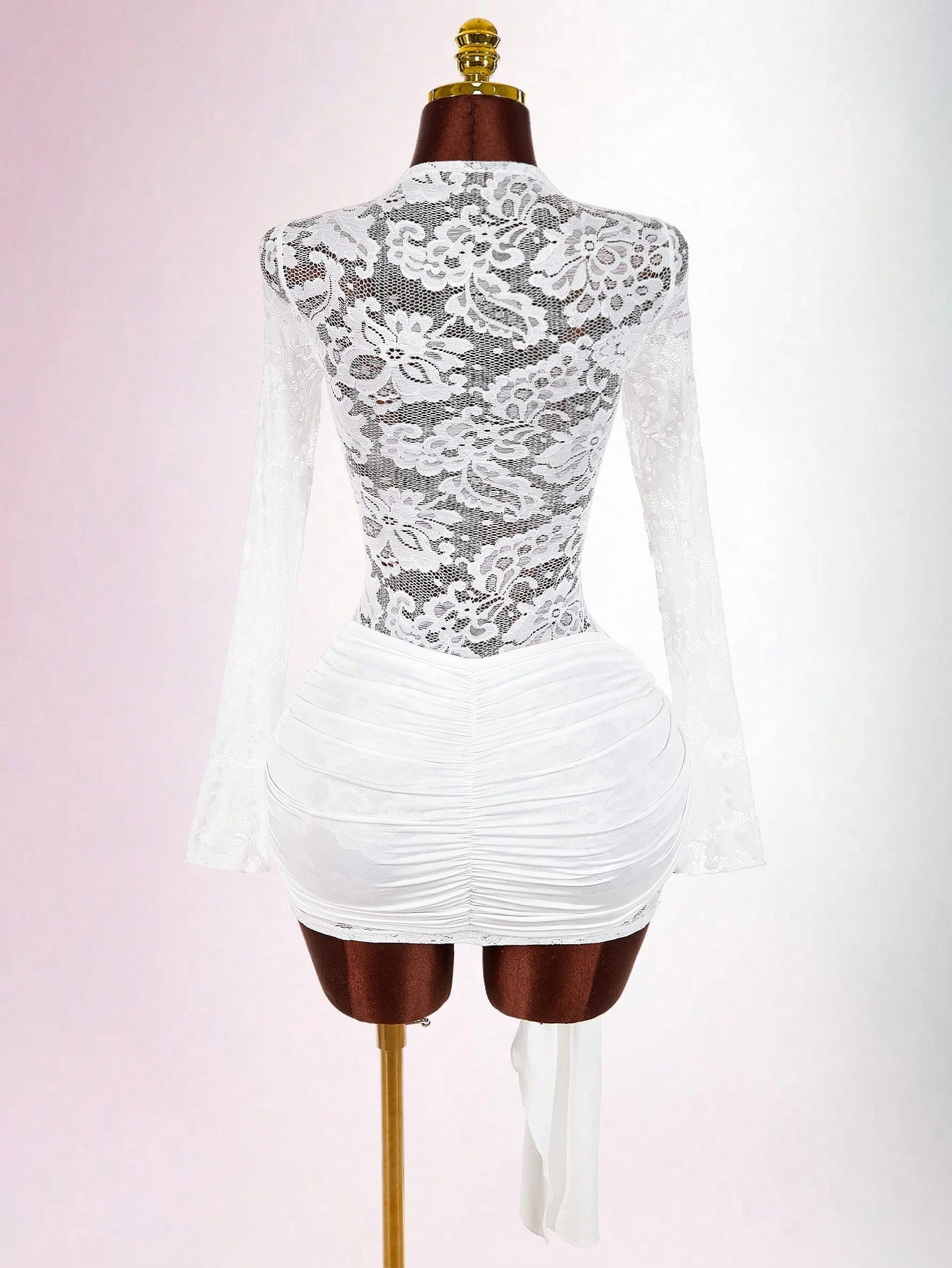 Sexy Lace Trimmed Mesh Fabric Round Neck Long Sleeved Slim Fit Pleated Tie Up Dress_ecoleips.com