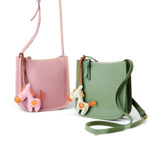 �^��ţƤб���Ů�ٴ�r�к��s��ƤˮͰ���߼��д�����Ů���μ��