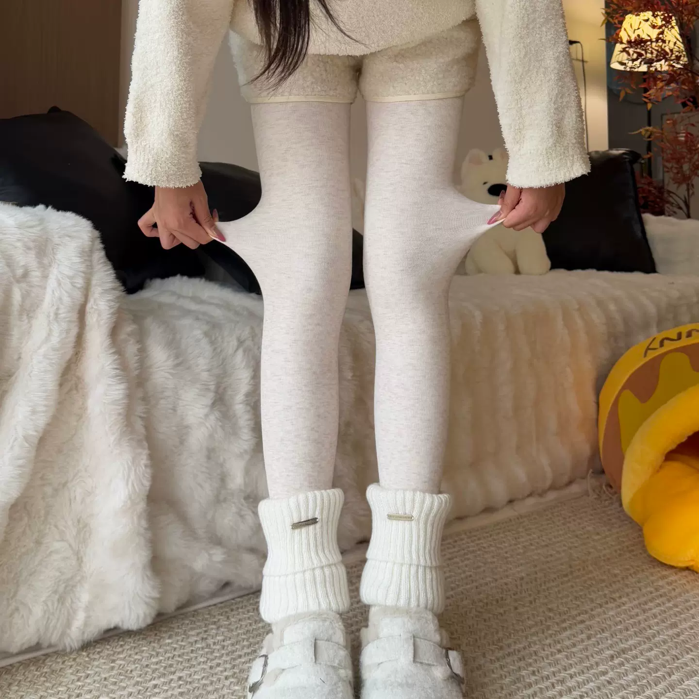 精梳棉提臀打底裤女秋冬新款加绒加厚秋裤外穿踩脚加长保暖连裤袜