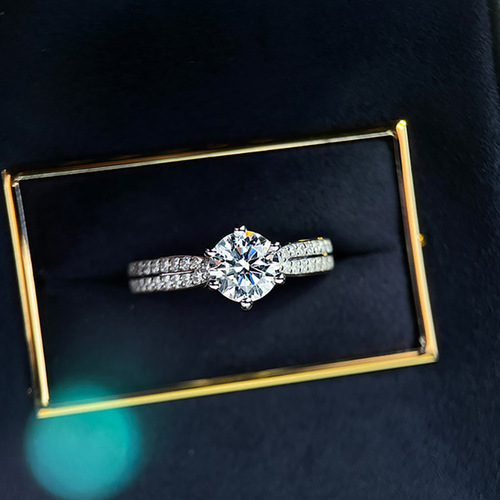 Starlight Queen Six Claw Double Row Diamond Ring S925 Silver Plated Carat Simulated Moissanite Fashionable Living Diamond Ring for Women