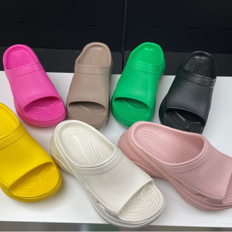 2024 New Style Women's Clogs with Thick Soles, Platform Dad Shoes, Outdoor Water-Resistant Beach Sandals