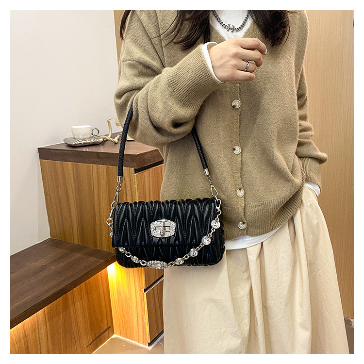 Diamond Chain Shoulder Bag - Small Pleated Crossbody Handbag_voghion.com