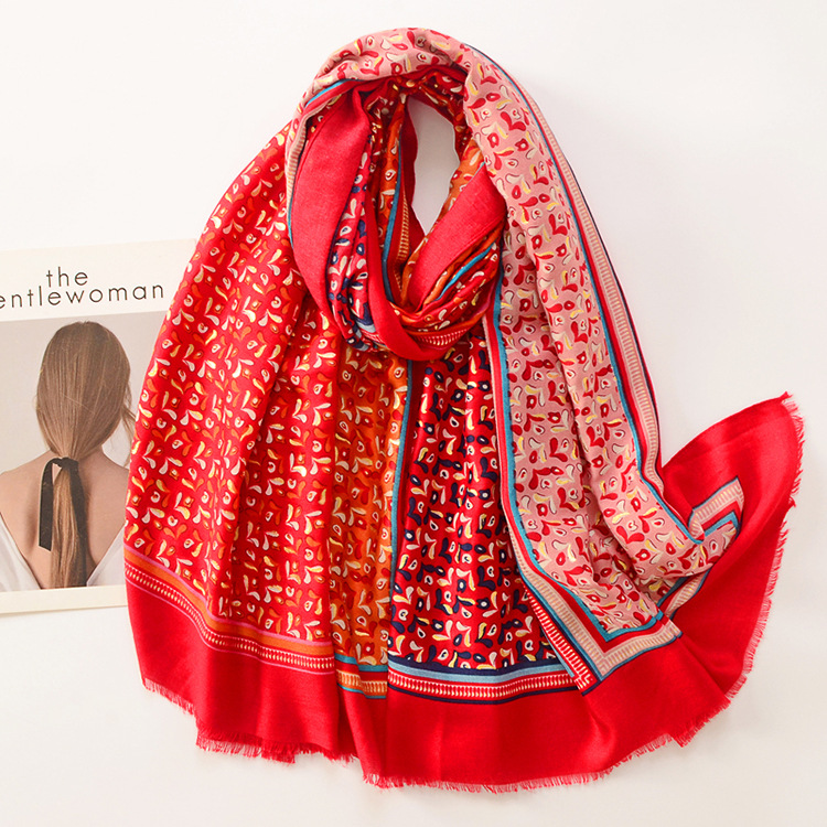 Otoño e Invierno nueva bufanda de satén de algodón suave bufanda de seda de algodón y lino cuatro rompecabezas dorado chal de protección solar bufanda caliente