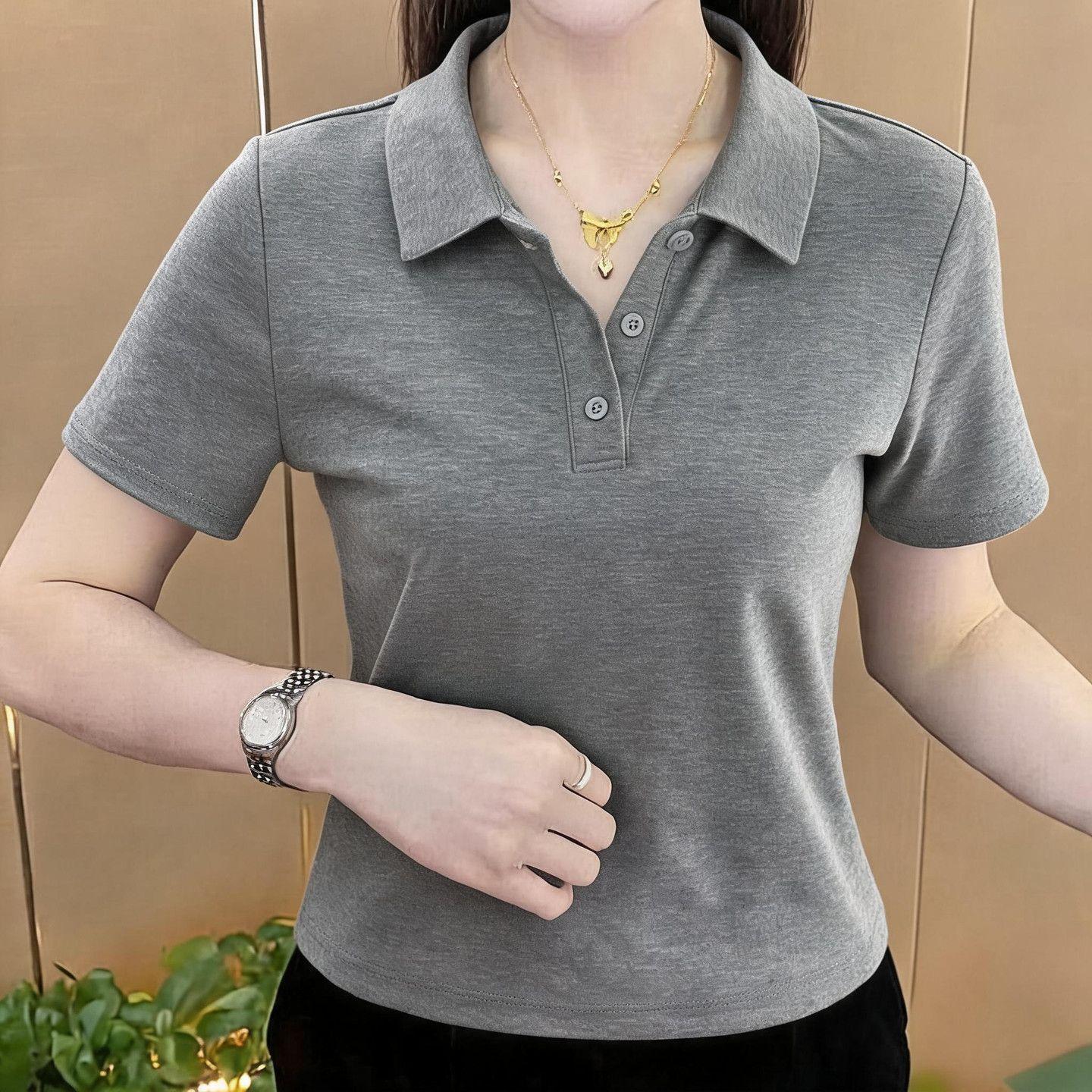 Stylish and chic sporty simple collared solid color short-sleeved casual polo top for mothers and women, perfect for summer.